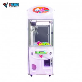 Butterfly claw machine